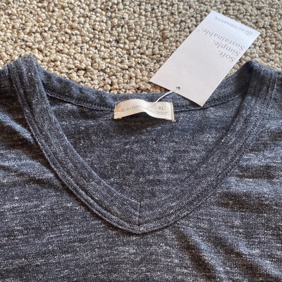 NWT Alternative V-Neck Short Sleeved Shirt Dark Gray Size XL - Picture 3 of 8